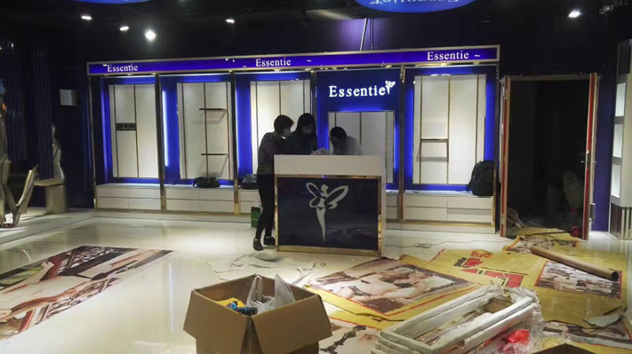 內(nèi)衣、服裝展柜